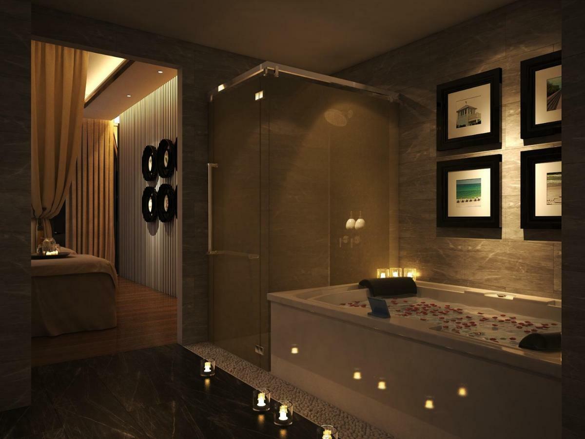 Maximilan Danang Beach Hotel Экстерьер фото