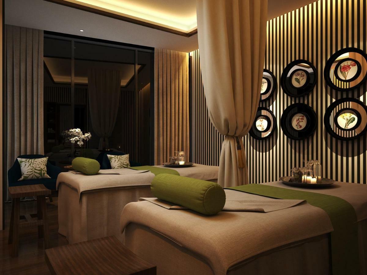 Maximilan Danang Beach Hotel Экстерьер фото